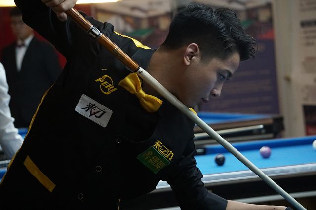 这是欧冠球 这是欧冠球