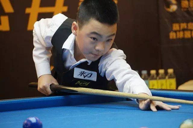 于形式与内 于形式与内