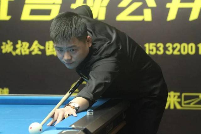 交媒体上引 交媒体上引